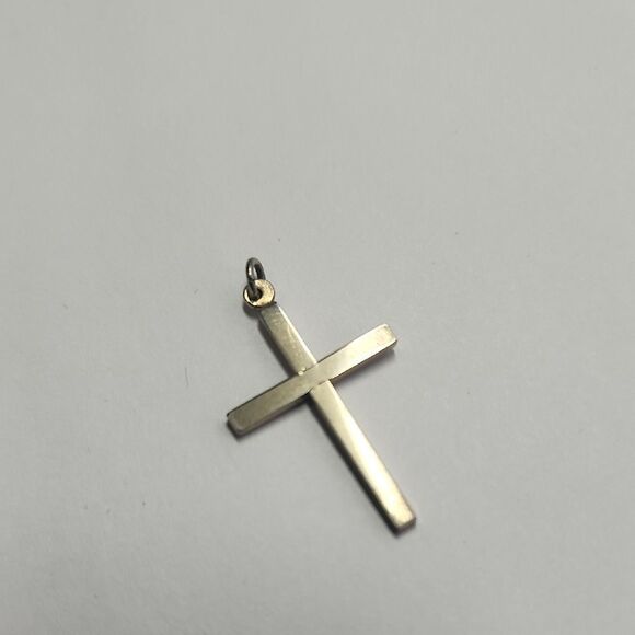 1/20 Gold Filled Cross Pendant - Picture 2 of 4